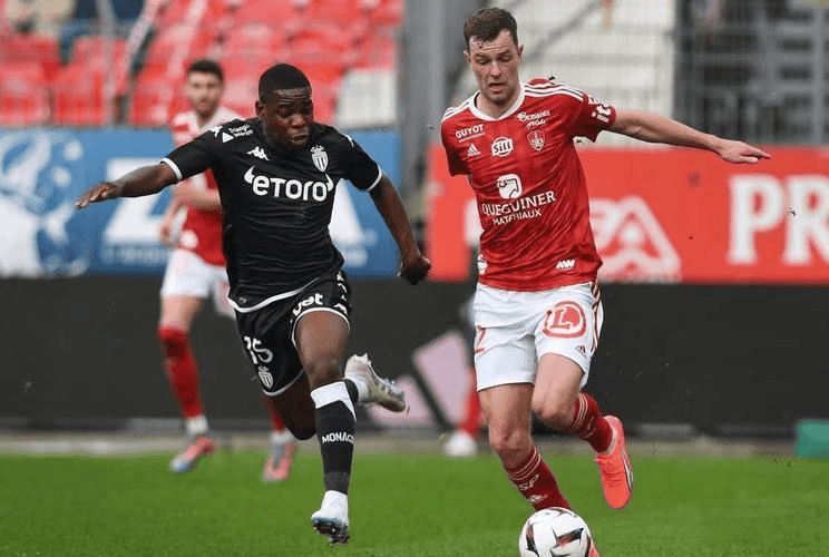 窗口期法国杯焦点战；巴塞罗那主帅复盘；态度坚定；心理建设被强调的简单介绍